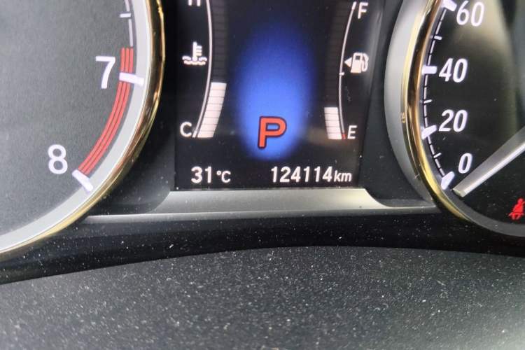 Used Honda Spirior 2015 2.0L Prestige Edition Odometer Close Up