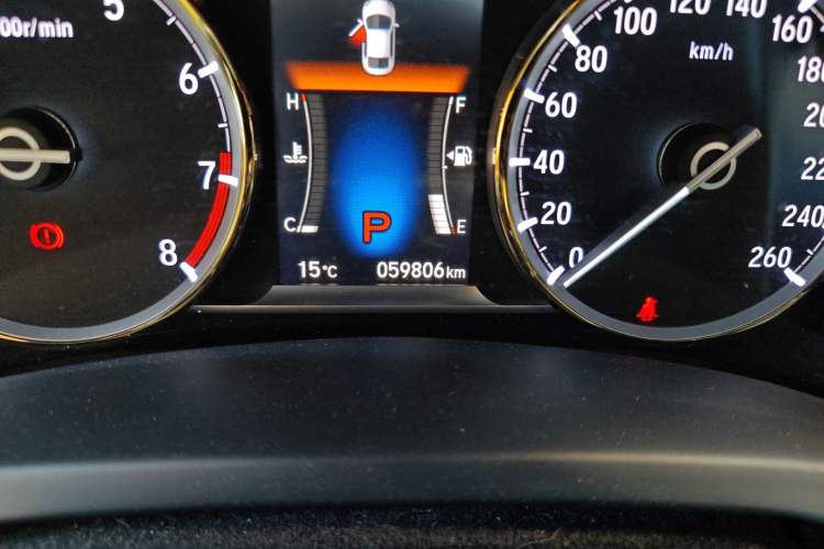 Used Honda Spirior 2015 2.0L Prestige Edition Odometer Close Up