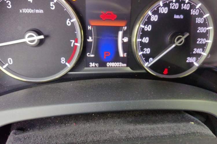 Used Honda Spirior 2015 2.4L Prestige Edition Odometer Close Up