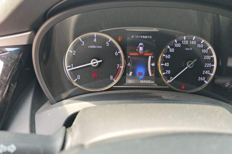 Used Honda Spirior 2015 2.4L Prestige Edition Odometer Close Up