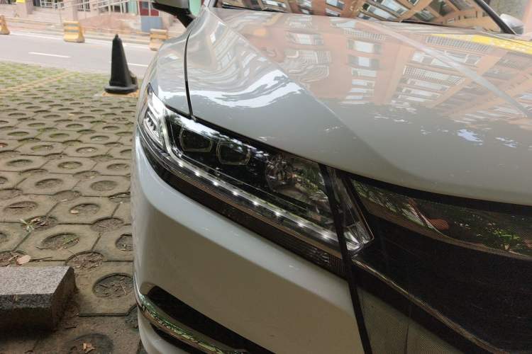 Used Honda Spirior 2015 2.0L Prestige Edition Right Front Headlight