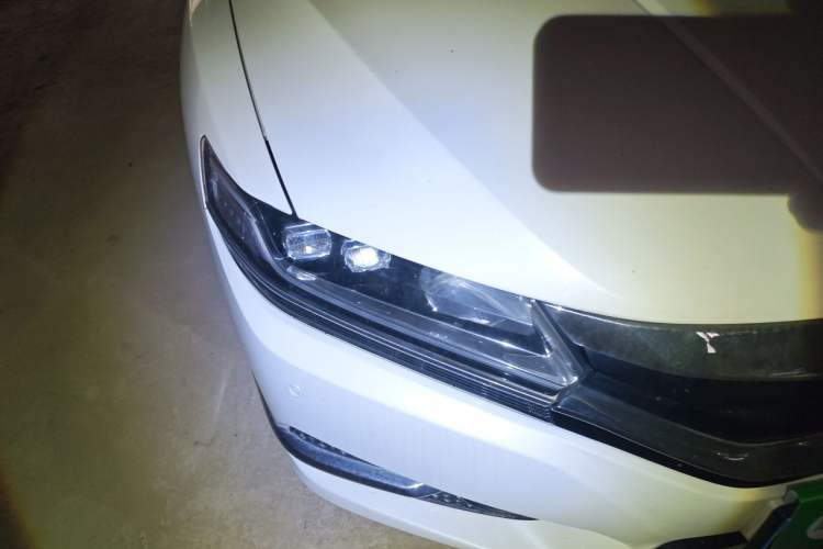 Used Honda Spirior 2015 2.0L Luxury Edition Right Front Headlight