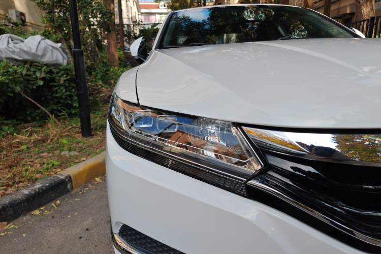 Used Honda Spirior 2015 2.0L Prestige Edition Right Front Headlight