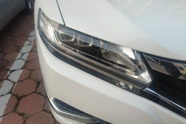 Used Honda Spirior 2015 2.0L Luxury Edition Right Front Headlight