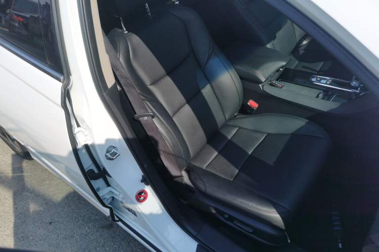 Used Honda Spirior 2015 2.4L Prestige Edition Right Front Seat