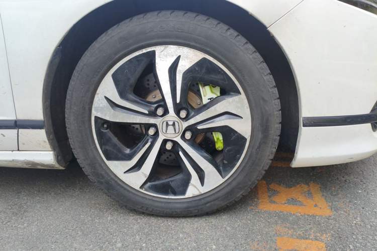 Used Honda Spirior 2015 2.4L Prestige Edition Right Front Wheel Hub