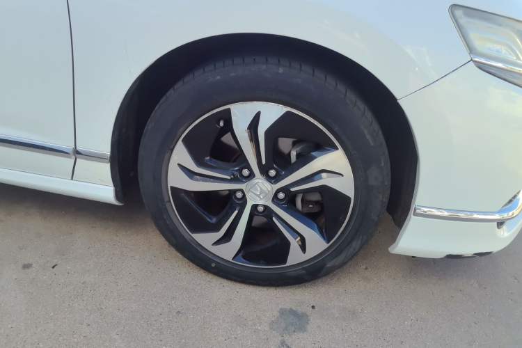 Used Honda Spirior 2015 2.4L Prestige Edition Right Front Wheel Hub