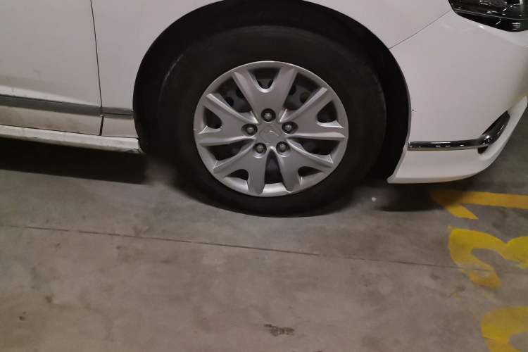 Used Honda Spirior 2015 2.0L Luxury Edition Right Front Wheel Hub
