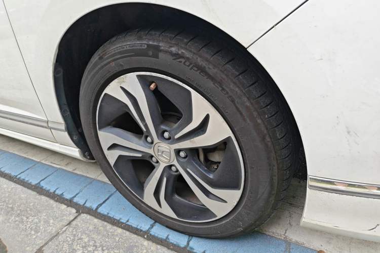 Used Honda Spirior 2015 2.4L Prestige Edition Right Front Wheel Hub