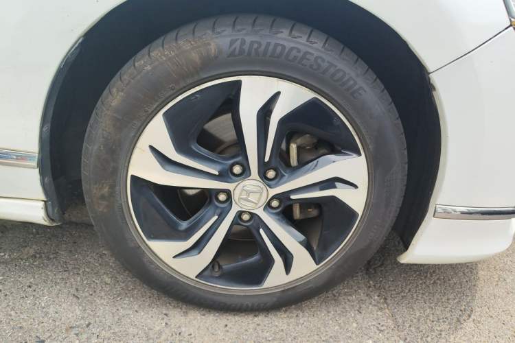 Used Honda Spirior 2015 2.4L Prestige Edition Right Front Wheel Hub