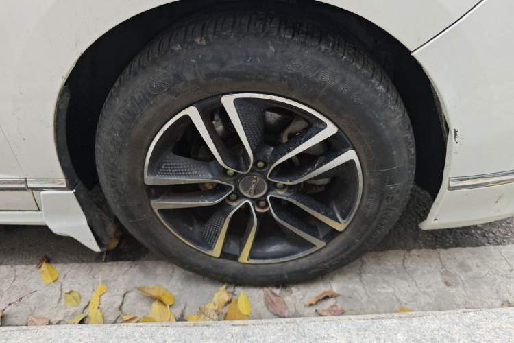 Used Honda Spirior 2015 2.0L Luxury Edition Right Front Wheel Hub
