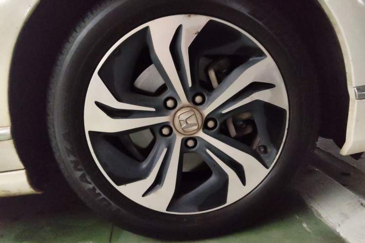 Used Honda Spirior 2015 2.4L Prestige Edition Right Front Wheel Hub