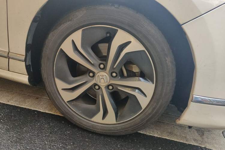 Used Honda Spirior 2015 2.4L Prestige Edition Right Front Wheel Hub