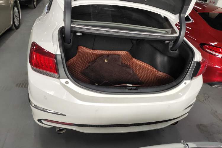 Used Honda Spirior 2015 2.4L Prestige Edition Trunk