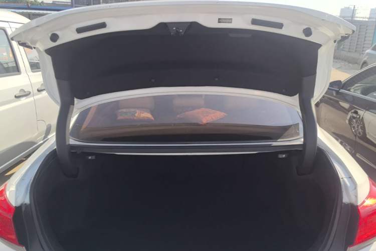 Used Honda Spirior 2015 2.0L Luxury Edition Trunk