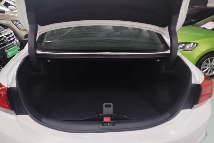 Used Honda Spirior 2015 2.4L Prestige Edition Trunk