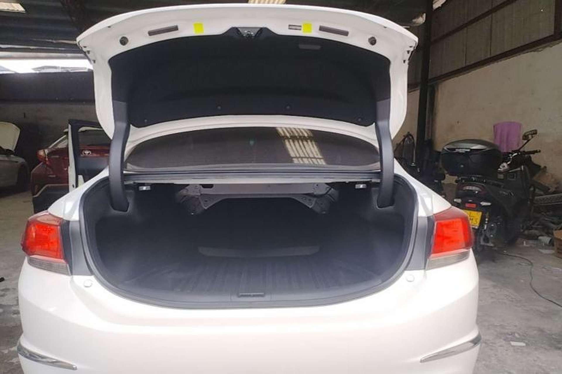 Used Honda Spirior 2015 2.0L Prestige Edition Trunk
