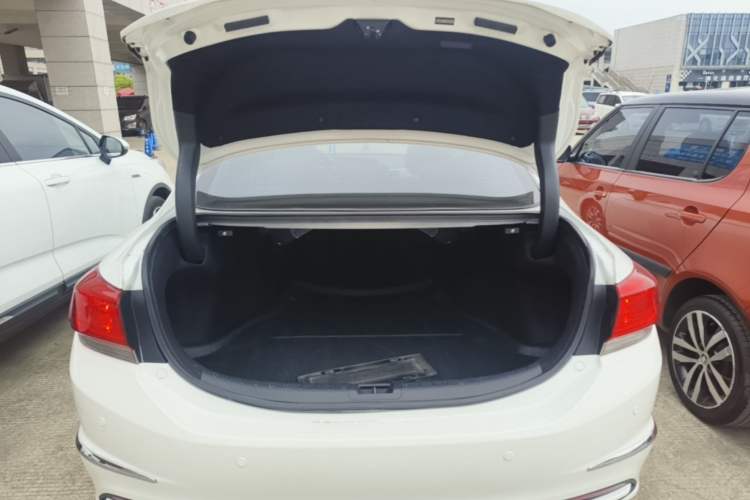 Used Honda Spirior 2015 2.0L Prestige Edition Trunk