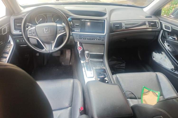Used Honda Spirior 2017 2.4L Luxury Edition Center Console