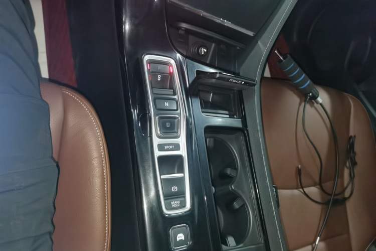 Used Honda Spirior 2017 Hybrid 2.0L Pure Drive Edition Gear Lever