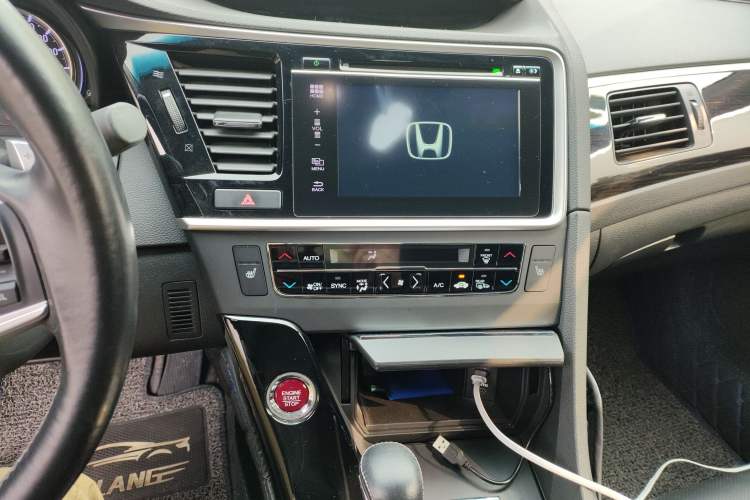 Used Honda Spirior 2017 2.4L Luxury Edition Audio And AC Panel