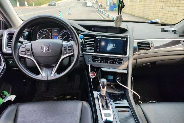 Used Honda Spirior 2017 2.4L Luxury Edition Center Console