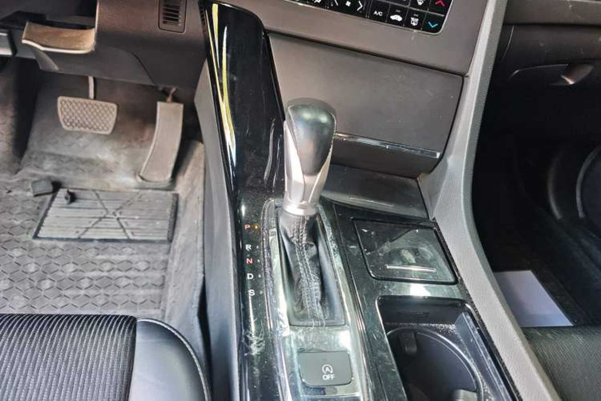 Used Honda Spirior 2017 2.0L Classic Edition Gear Lever
