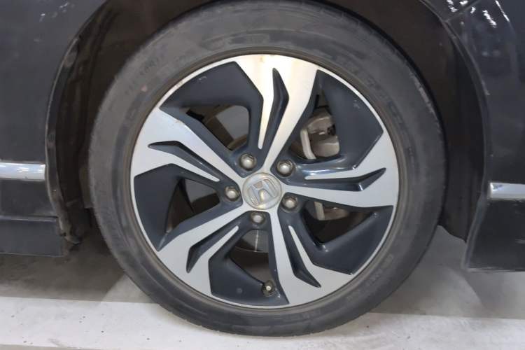 Used Honda Spirior 2017 2.4L Luxury Edition Right Front Wheel Hub