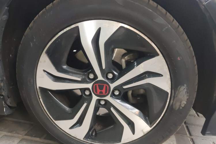 Used Honda Spirior 2017 2.4L Luxury Edition Right Front Wheel Hub