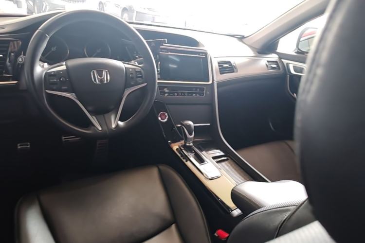 Used Honda Spirior 2017 2.0L Comfort Edition Center Console