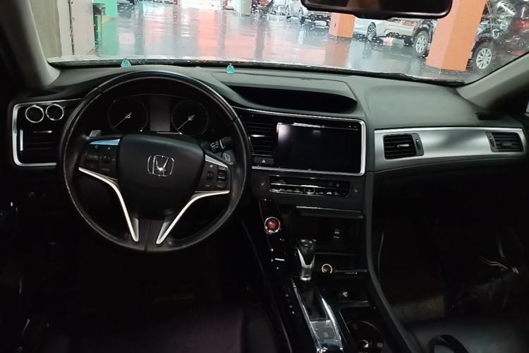 Used Honda Spirior 2017 2.0L Comfort Edition Center Console