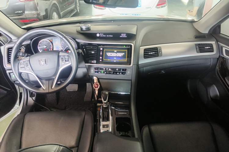 Used Honda Spirior 2017 2.0L Comfort Edition Center Console