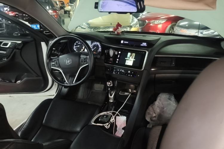 Used Honda Spirior 2017 2.4L Luxury Edition Center Console