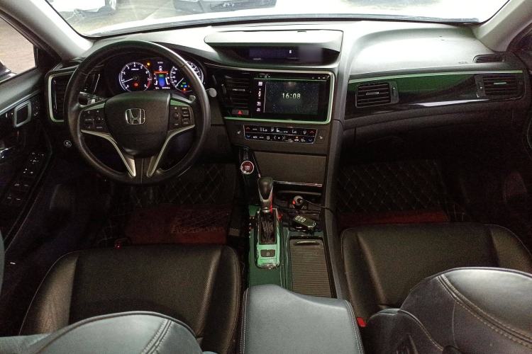 Used Honda Spirior 2017 2.4L Luxury Edition Center Console