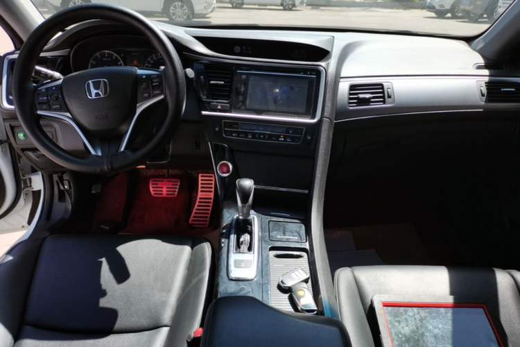 Used Honda Spirior 2017 2.0L Comfort Edition Center Console