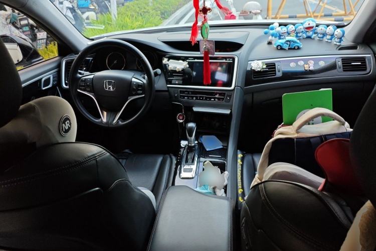 Used Honda Spirior 2017 2.4L Luxury Edition Center Console
