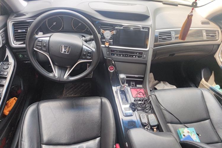 Used Honda Spirior 2017 2.4L Luxury Edition Center Console