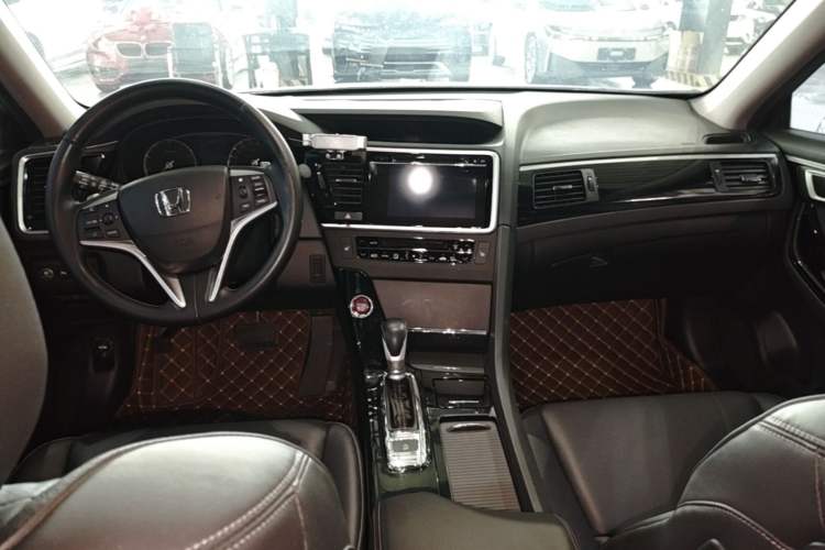 Used Honda Spirior 2017 2.4L Luxury Edition Center Console
