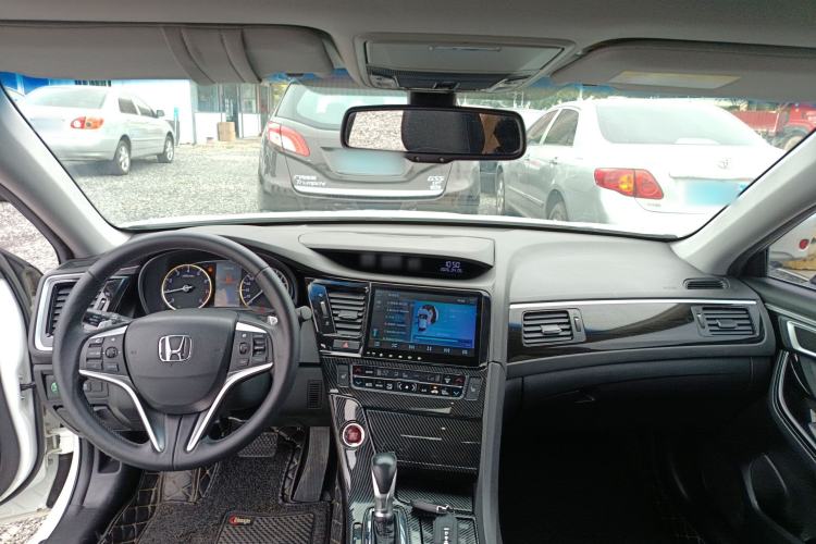 Used Honda Spirior 2017 2.4L Luxury Edition Center Console