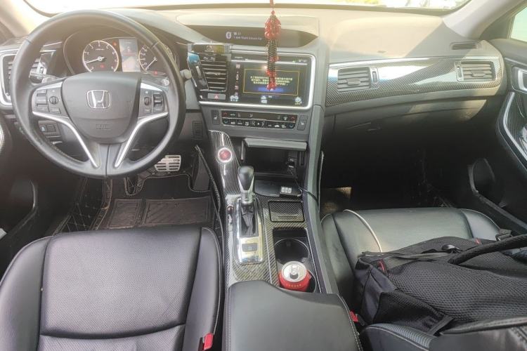 Used Honda Spirior 2017 2.4L Luxury Edition Center Console