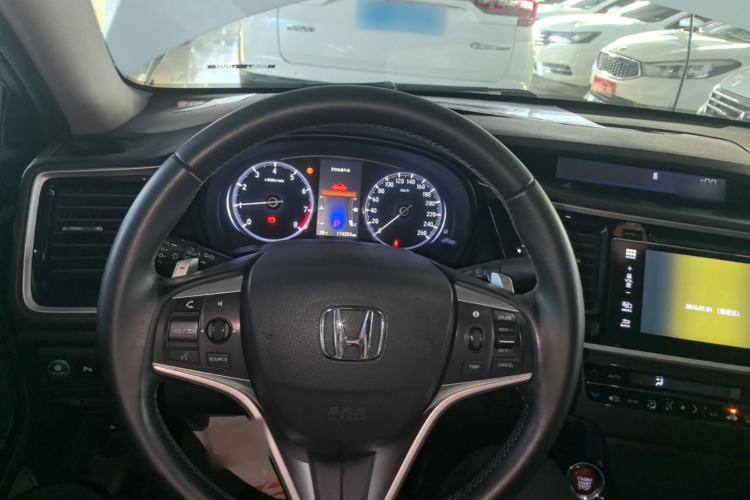 Used Honda Spirior 2017 2.4L Luxury Edition Center Console