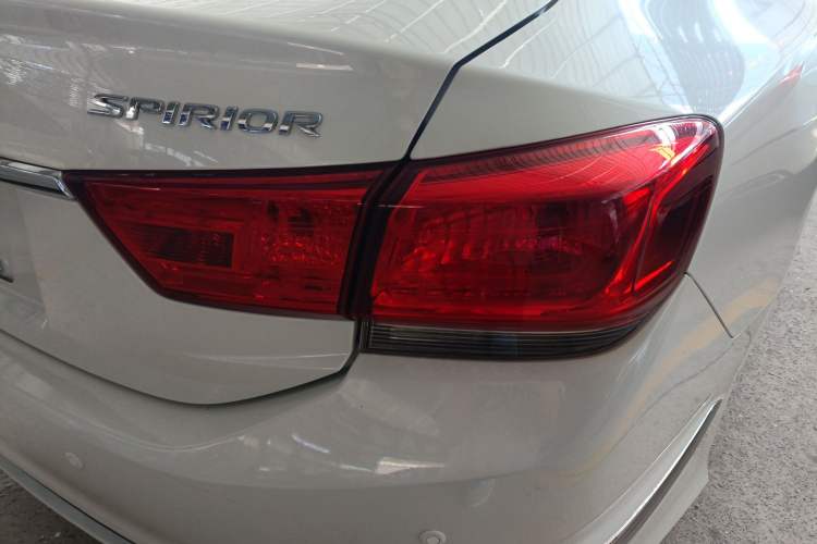 Used Honda Spirior 2017 2.0L Classic Edition Exterior 2