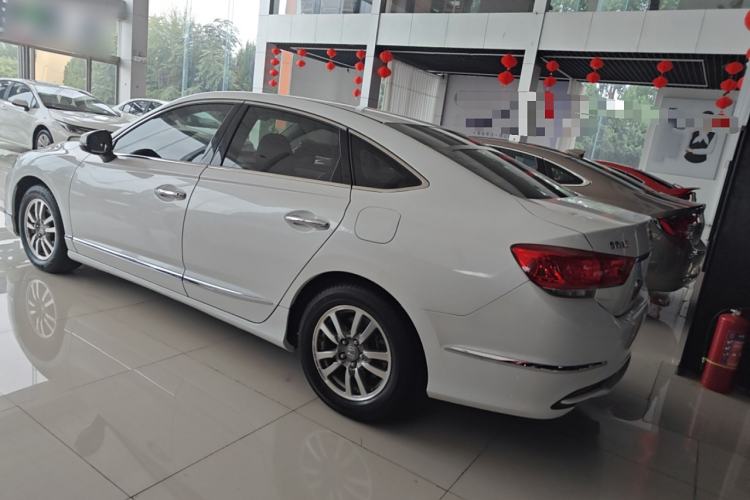 Used Honda Spirior 2017 2.0L Classic Edition Exterior 5