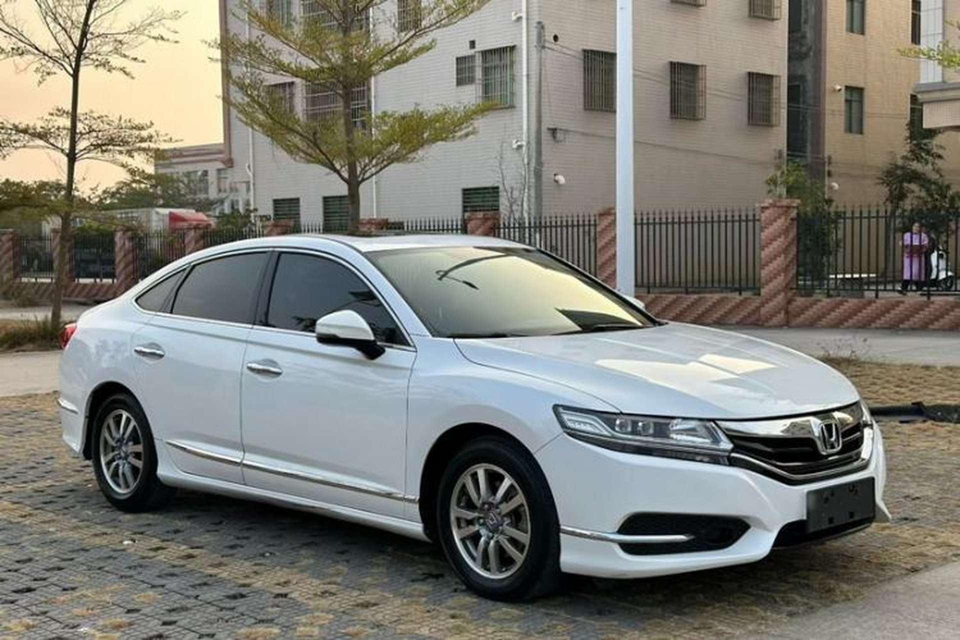 Used Honda Spirior 2017 2.0L Classic Edition Exterior 6