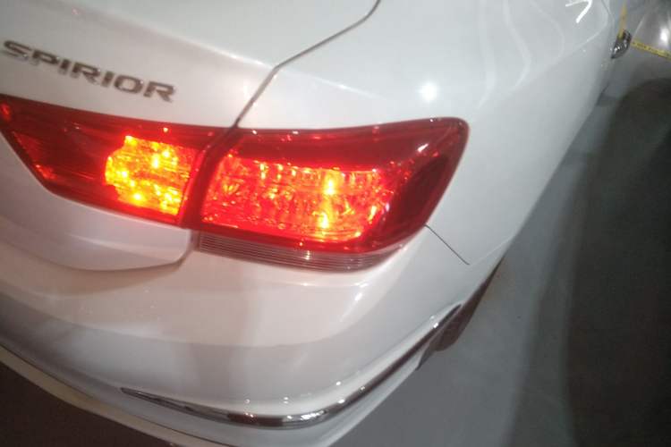 Used Honda Spirior 2017 2.0L Classic Edition Exterior 6