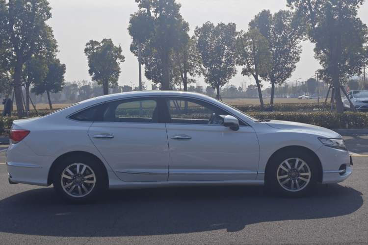 Used Honda Spirior 2017 2.0L Classic Edition Exterior 6