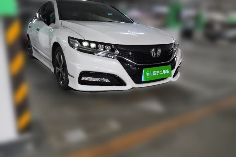 Used Honda Spirior 2017 2.4L Luxury Edition Front Right 45 Deg