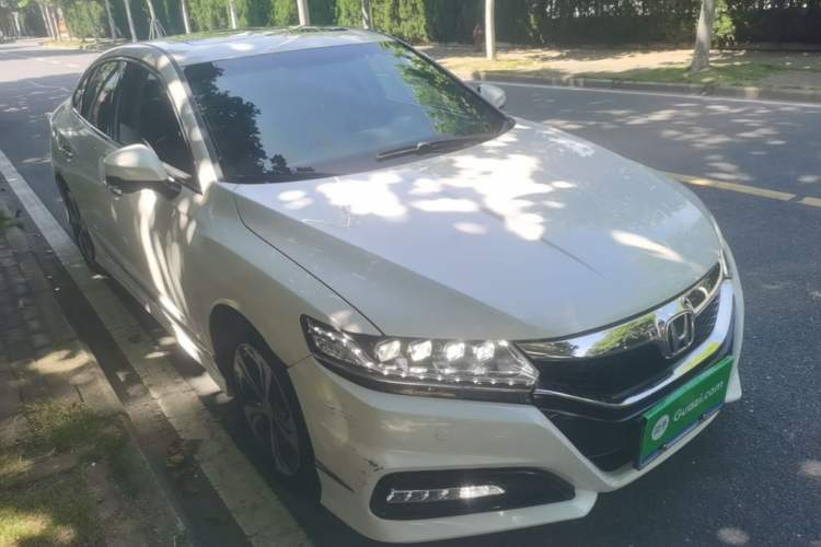Used Honda Spirior 2017 2.4L Luxury Edition Front Right 45 Deg