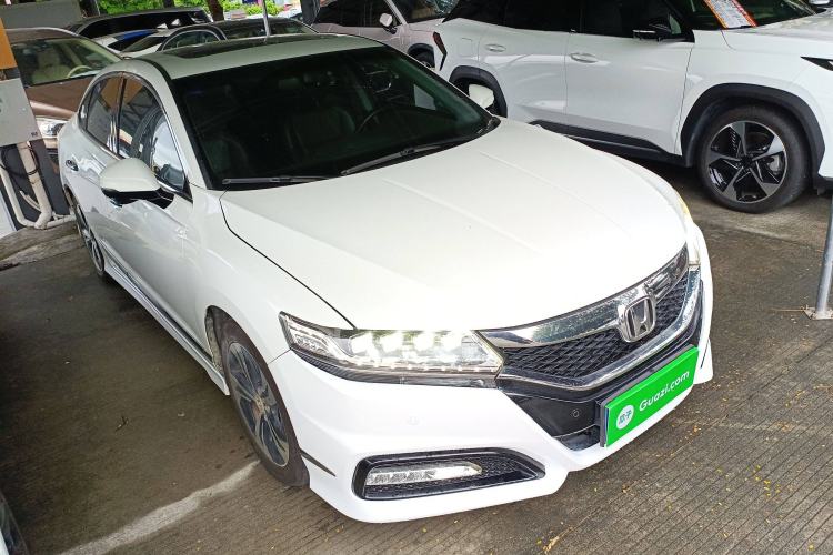 Used Honda Spirior 2017 2.4L Luxury Edition Front Right 45 Deg