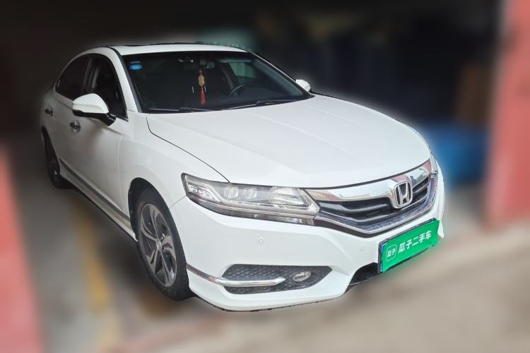 Used Honda Spirior 2017 2.4L Luxury Edition Front Right 45 Deg